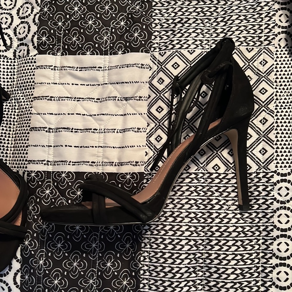 Gianni Bini suede heels - Picture 2 of 4
